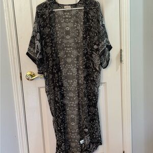 Light and breezy black duster